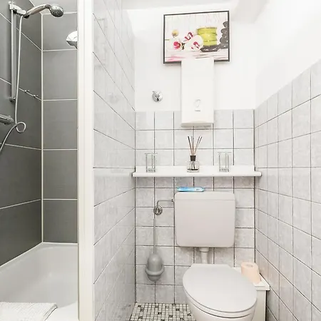 Daire Apartments Neuss *