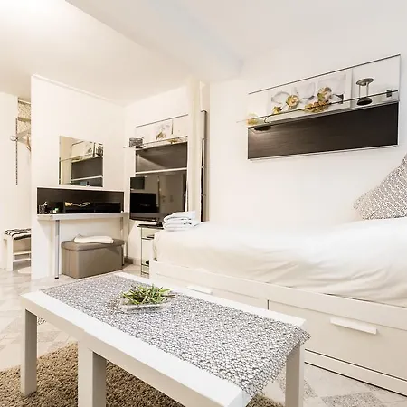 Daire Apartments Neuss